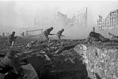 День разгрома советскими войсками немецко-фашистских войск в Сталинградской битве. Материалы к уроку